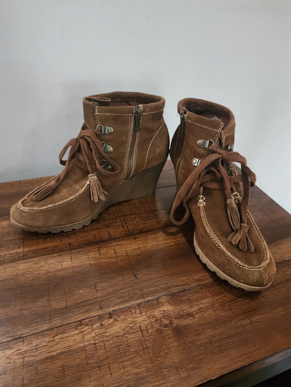 MIA Brisk Wedge Boots Womens 9.5 M Brown Suede Leather Lace Up Ankle Booties